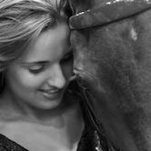 Meet your Posher, Cara